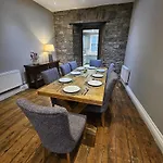 Abbeylane House *