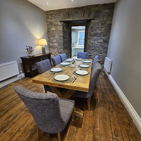 Abbeylane House *