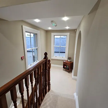 Abbeylane House *