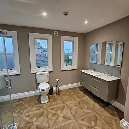 Дом отдыха Abbeylane House *