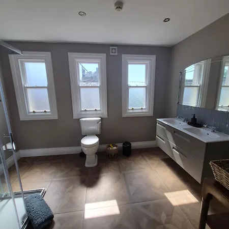 Abbeylane House *